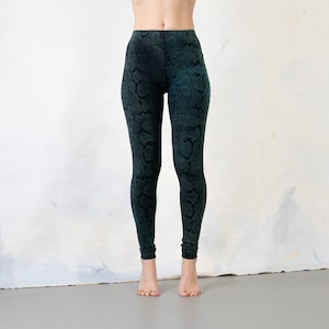 LEGGINGS with abstract snake pattern screen printing unisex blue-green image 2