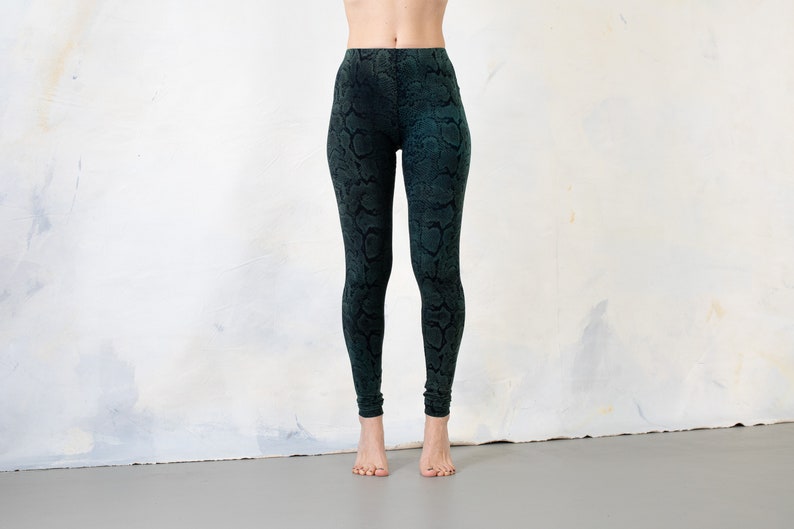 LEGGINGS with abstract snake pattern screen printing unisex blue-green image 2