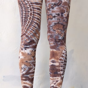 LEGGINGS mit abstraktem Blumenmuster Batik, Schnurbatik, Knüpfbatik, Tie-Dye unisex beige-braun-jeansblau Bild 6