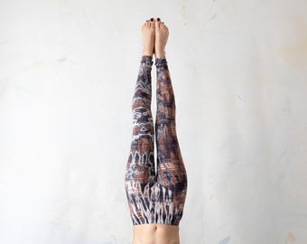 LEGGINGS with an abstract diamond Pattern - unisex - beige brown-light blue
