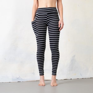 RINGLE LEGGINGS with pocket - Striped Leggings - black-gray