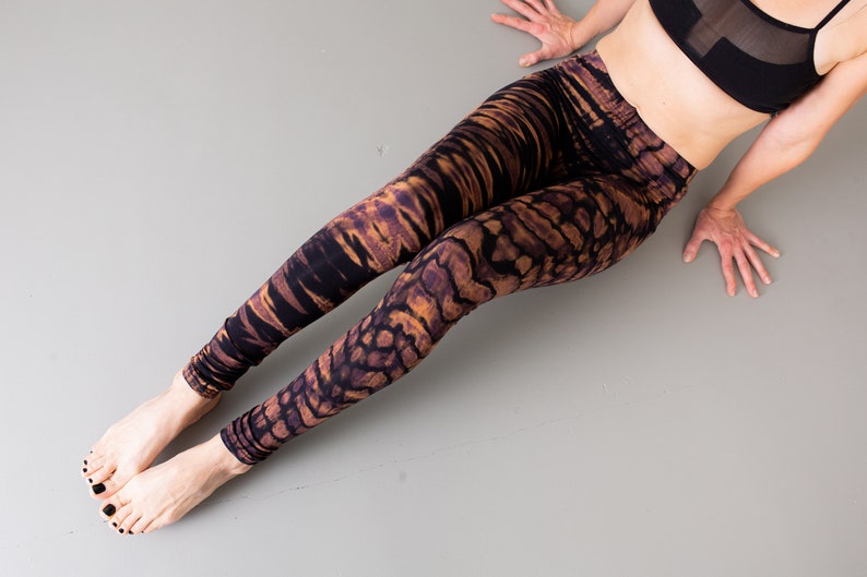 LEGGINGS look tigre et léopard batik, tie-dye unisexe noir-abricot-violet image 7