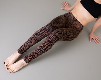 LEGGINGS with an abstract Alligator Pattern - unisex - rusty brown-apricot