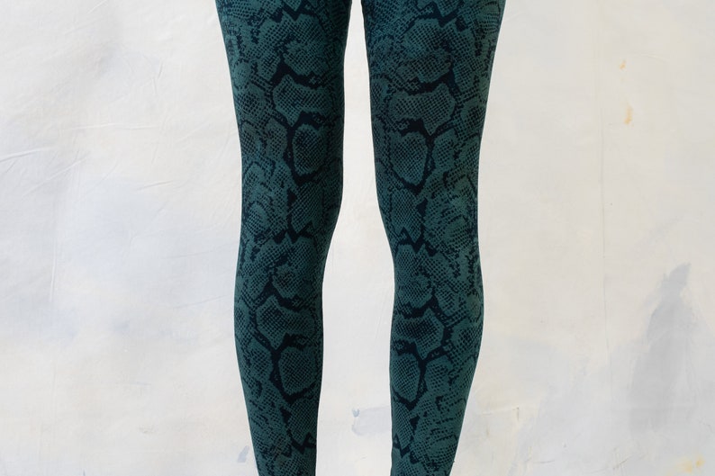 LEGGINGS with abstract snake pattern screen printing unisex blue-green image 7