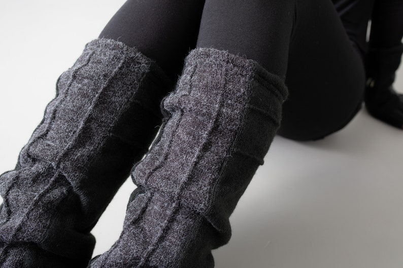 CUDDLY LEG WARMERS with Seam Structure black-gray image 4