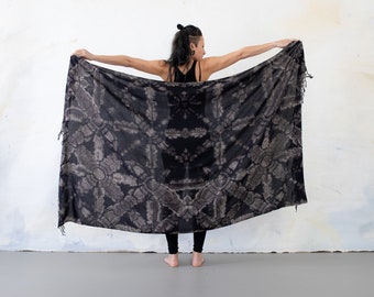 SARONG with abstract floral BATIK PATTERN - black-gray-beige