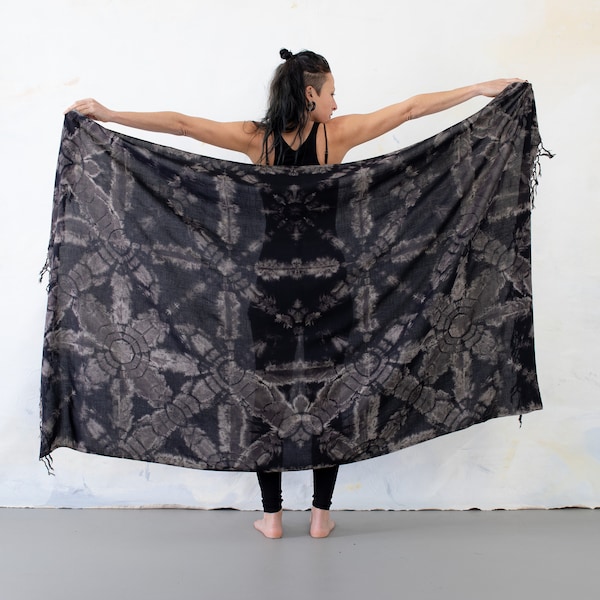 SARONG with abstract floral BATIK PATTERN - black-gray-beige