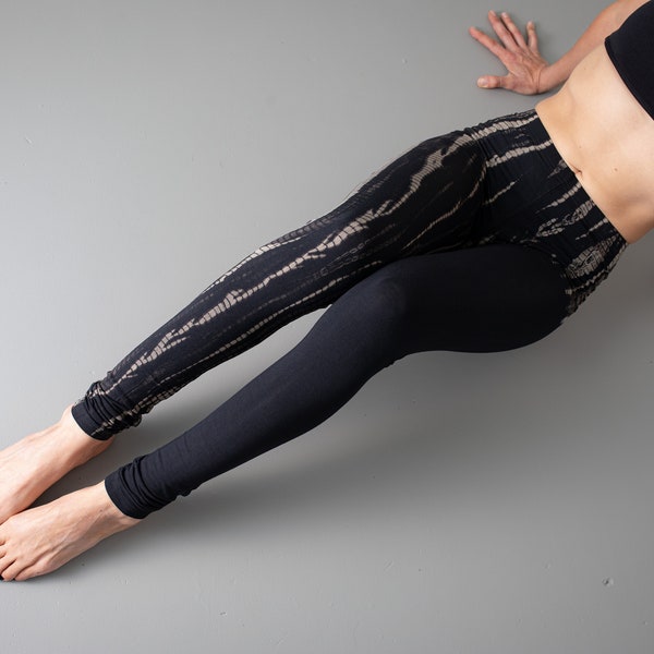 LEGGINGS with Reptile Pattern - Batik, Tie-Dye - unisex - black-gray-beige