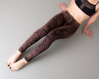 LEGGINGS with abstract snake pattern - screen printing - unisex - rusty brown-orange