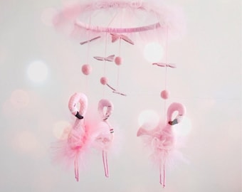 Pink flamingo baby mobile tulle for Baby girl nursery