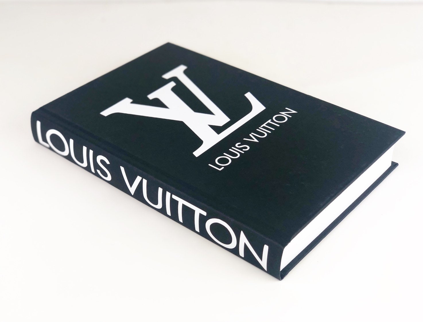Louis Vuitton The Book IQS Executive
