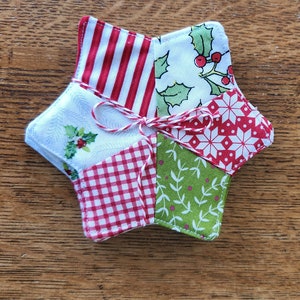 Christmas Coaster Set: Quilted Fabric Coasters in Set of 4