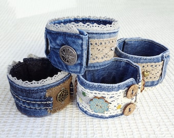 Bracelet bohème, bracelet manchette en jean, manchette en tissu jeans, hippie shabby chic, denim et dentelle, joli cadeau pour elle, petit cadeau pour ados