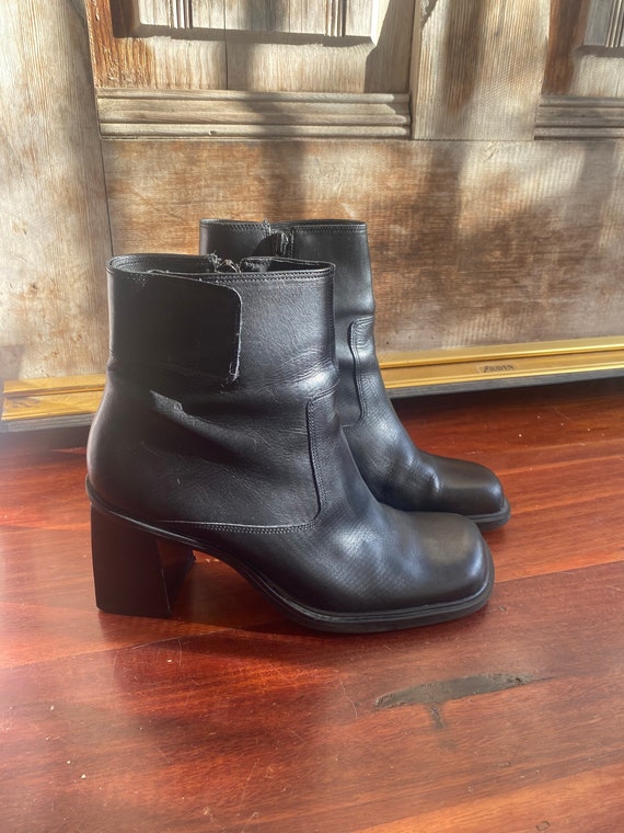 NINE WEST 90s Square Toe Block Heel Chunky Leather