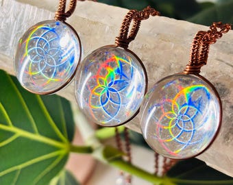 Holografiskt livsfrö med helig geometri i glas - hänge i regnbågens färgskiftande smycken - Fidget-halsband