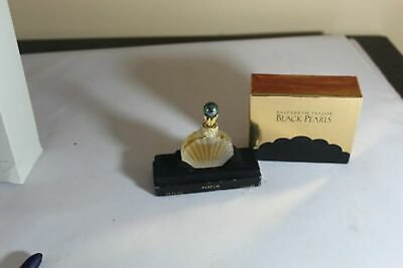 Elizabeth taylor online black pearls