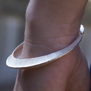Silberarmreif gehämmert handmade Armreif Silber 925 ausgefallener Schmuck Brautschmuck Armreifen Armband Armschmuck Damen Silberschmuck