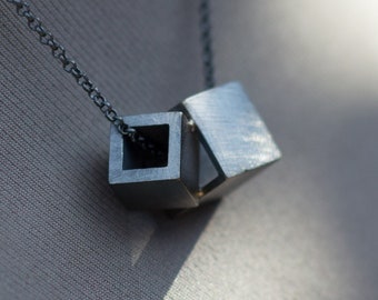 Halskette Kubus Design-Anhänger geometrischer Schmuck Silber schwarz
