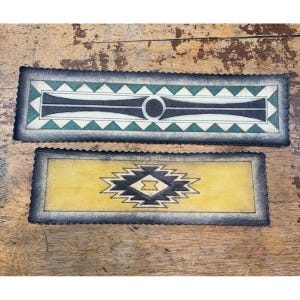 2 VTG Indianer/SW Tribal Aztec Art inspirerade lädermärken för gatan