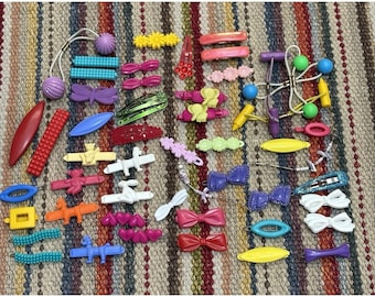 58 pasadores de plástico vintage para el cabello de los años 70 y 80, lote mixto de cierre a presión, Goody Animal