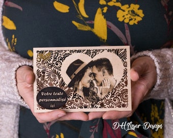 Carte cadeau gravée dans le bois pour amoureux avec photo et texte personnalisé