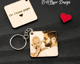 Key ring with photo and customizable text engraved in square wood