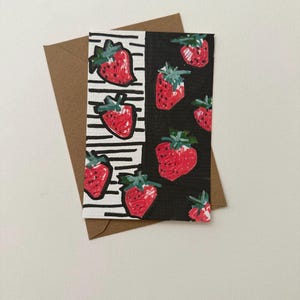 Carte postale aquarelle aux fraises peinte à la main - Rayures noires et blanches - Mini carte d'art fantaisiste