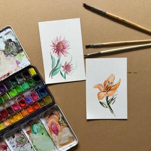 Cartão postal floral de primavera em aquarela pintado à mão