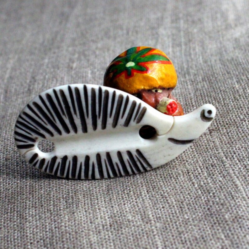 Tatting shuttle Hedgehog Bone carving Frivolite shuttle Etsy