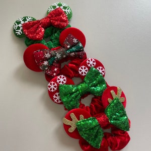 Christmas Minnie ears scrunchie / Disney Christmas scrunchie