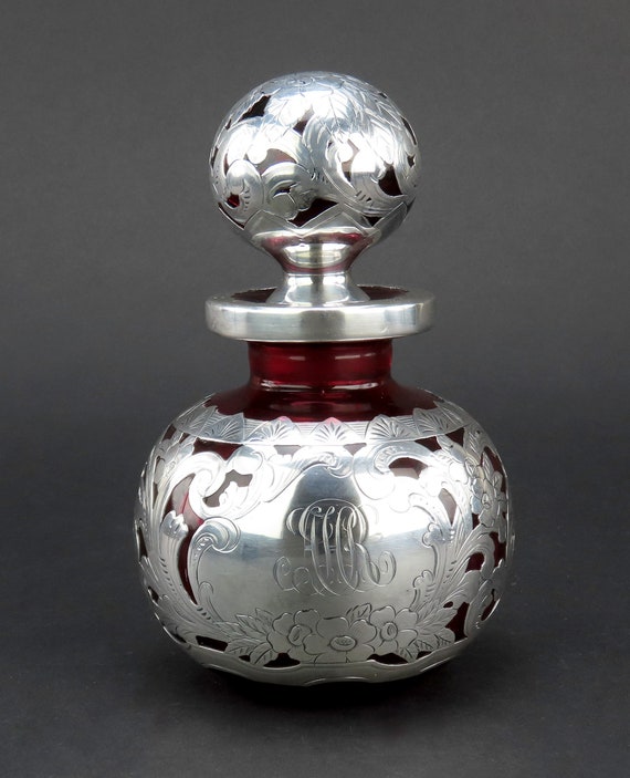 ゴージャスなゴーハムクリムゾンレッドガラススターリングシルバー