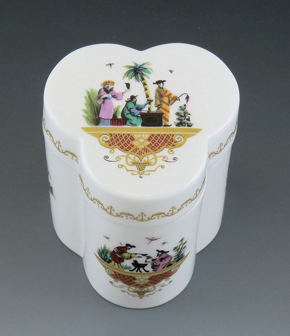 Royal Worcester 3849 Trefoil Porcelain Trinket Box