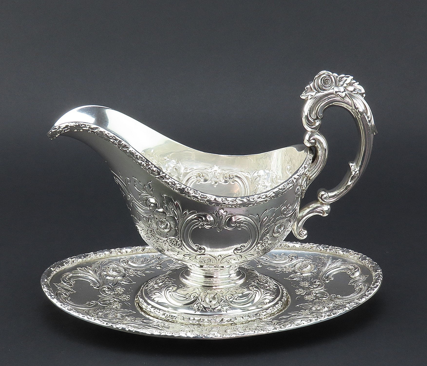 Superb Reed Barton Sterling Silver Hand Chased 575A Gravy Boat W