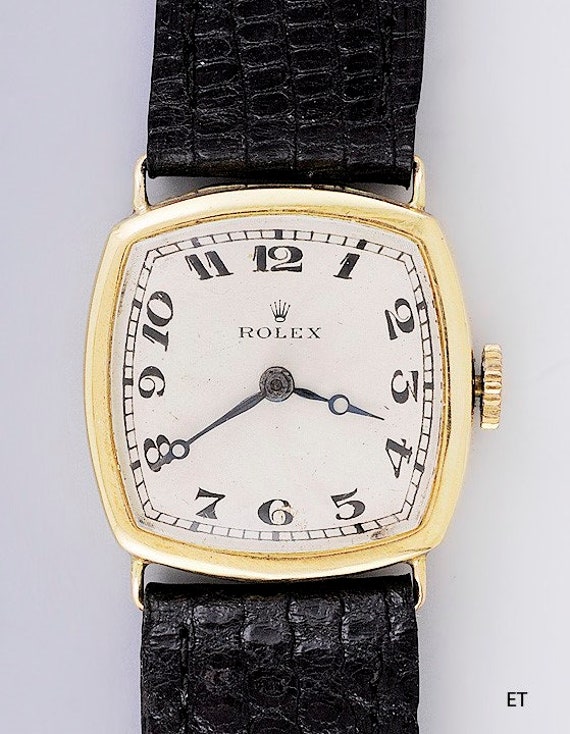 1923 Fine Rolex 18k Gold Cushion 15 jewels Wrist W