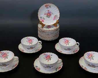 Spode Copeland English Porcelain Iris Pattern Hand Painted 17 Saucers 5 Tea Cups