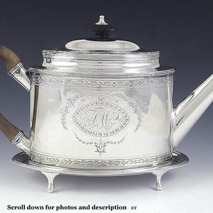 Fin georgiansk engelsk sterlingsilvertekanna från 1787 med bricka från 1800, fin gravyr