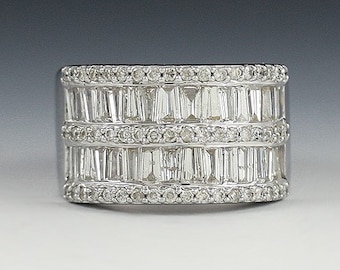 Gorgeous Modern 14k White Gold & Diamond Ring