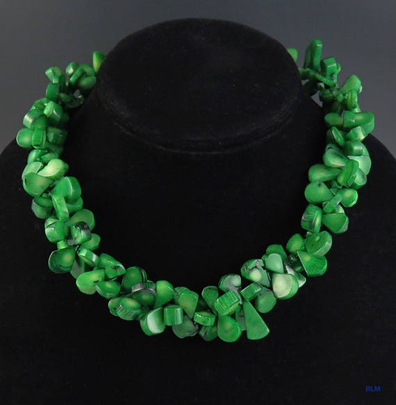 Modern Sterling Silver Green Coral Fan Design Neck