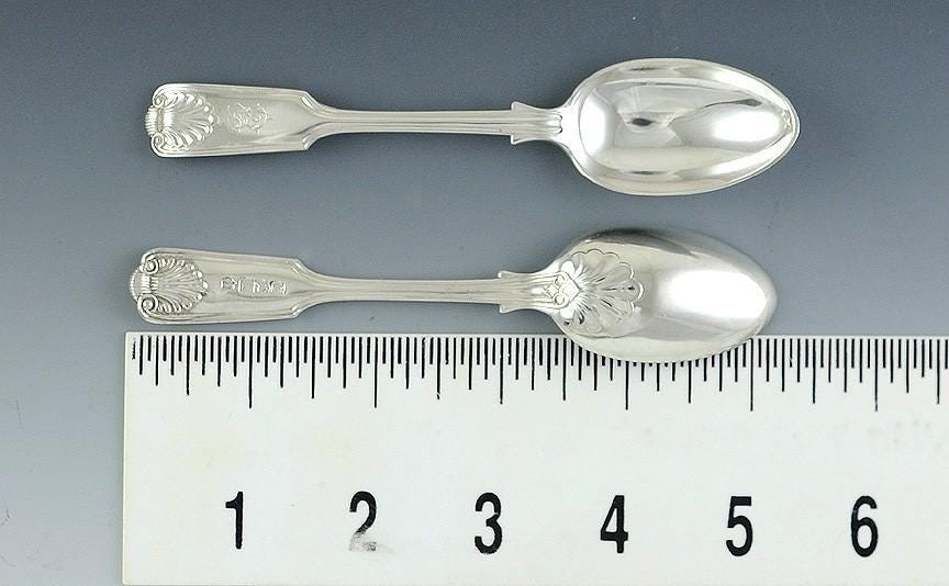 1906年製、英国スターリングシルバー製、フィドルスレッドとシェル模様