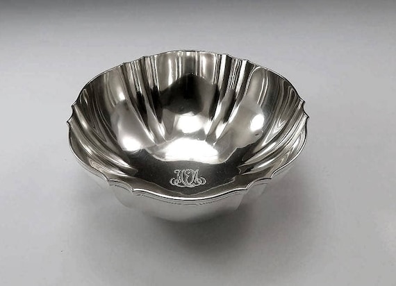 1907-1947 Elegant Tiffany & Co Sterling Silver Punch / Fruit Bowl