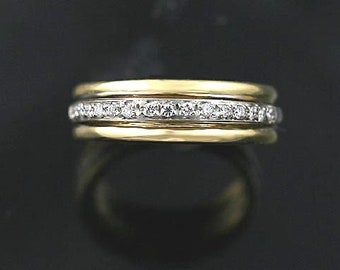 Pretty 18k Yellow & White Gold Two-Tone Diamond Band Ring