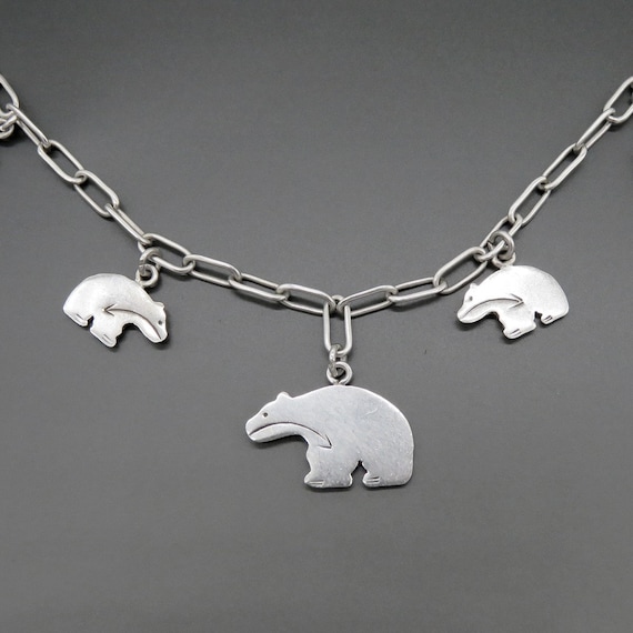Zuni on sale bear pendant