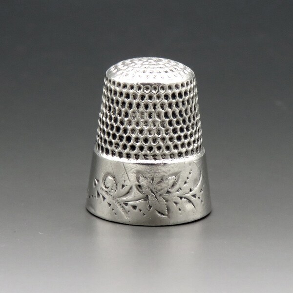 Antique c1900 American Victorian Sterling Silver Leaf Sewing Thimble Size 8