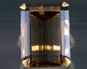 Impresionante anillo de cóctel retro de cuarzo ahumado de 33,5 quilates en oro amarillo de 14 quilates