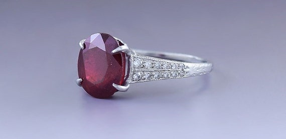 Stunning Platinum Diamond & Ruby Filigree Ring - image 2