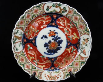 Bandeja redonda con base de flor de dragón Imari japonesa antigua