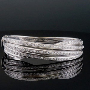 High End 18K White Gold ~2.5ct Diamond Wide Hinged Bangle Bracelet