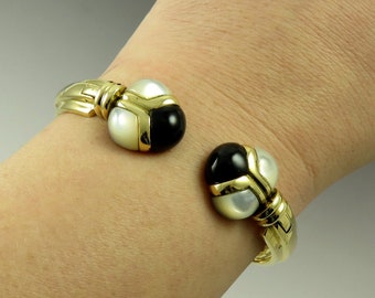 Italian 18K Gold Mother of Pearl Shell Onyx Gemstone Heavy Bangle Bracelet 46.2g