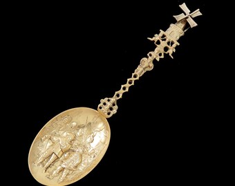 Antique 1911 Gilded Dutch Silver Rembrant's Night Watch Windmill Serving Spoon