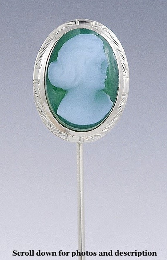 14k White Gold & Carved Green Sardonyx Cameo Stick